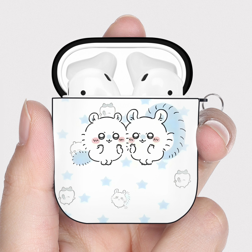 （画像用） ちいかわ Chii-kawa AirPods 第2世代保護ケース ハードシェル ブラック 耐衝撃・防指紋・カラビナ付き