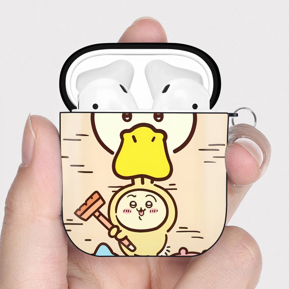 （画像用） ちいかわ Chii-kawa AirPods 第2世代保護ケース ハードシェル ブラック 耐衝撃・防指紋・カラビナ付き