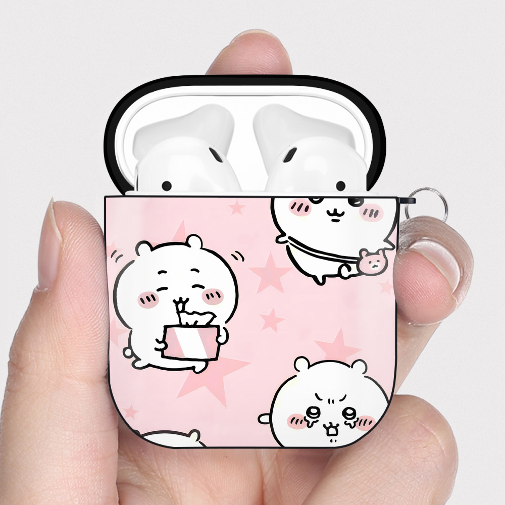 （画像用） ちいかわ Chii-kawa AirPods 第2世代保護ケース ハードシェル ブラック 耐衝撃・防指紋・カラビナ付き
