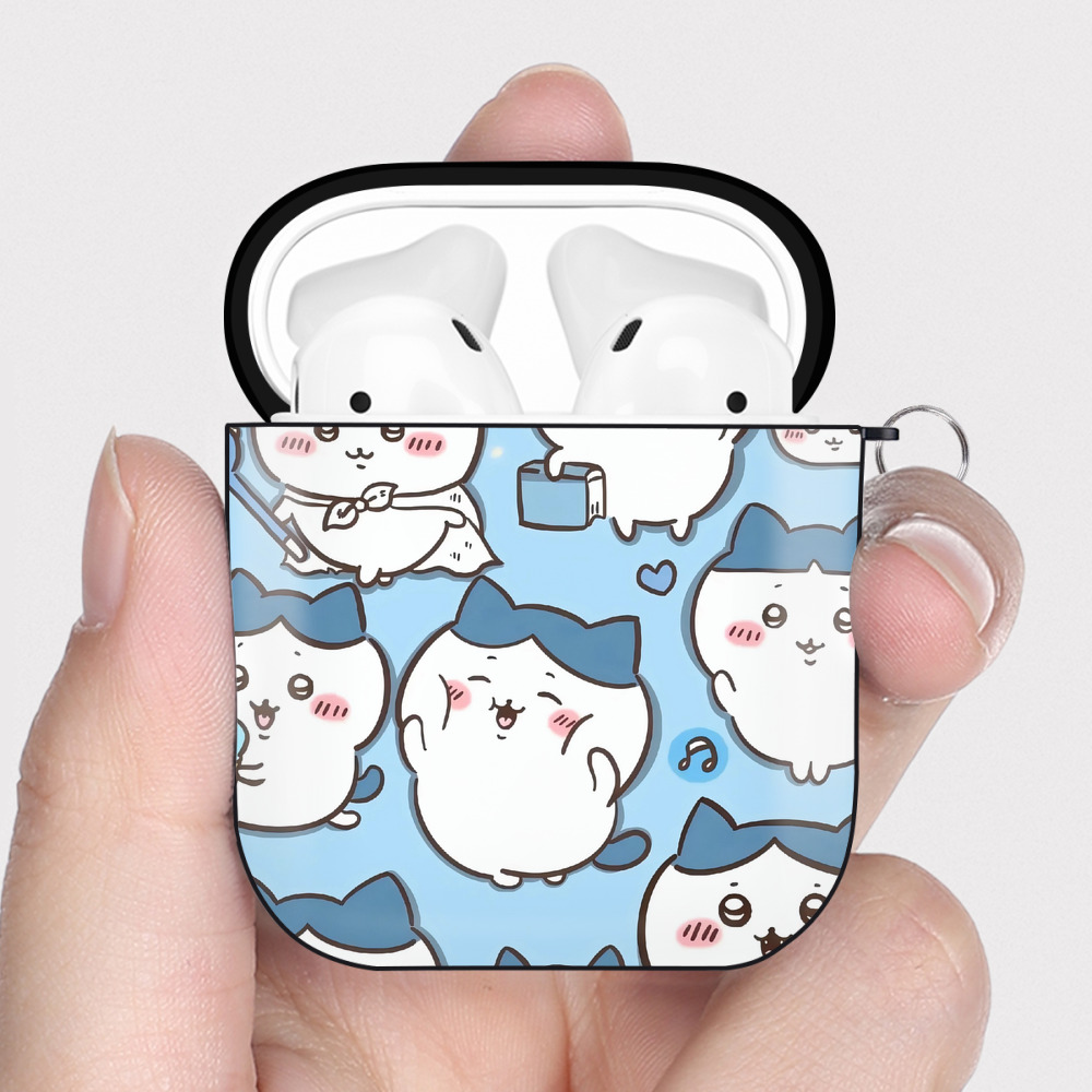 （画像用） ちいかわ Chii-kawa AirPods 第2世代保護ケース ハードシェル ブラック 耐衝撃・防指紋・カラビナ付き
