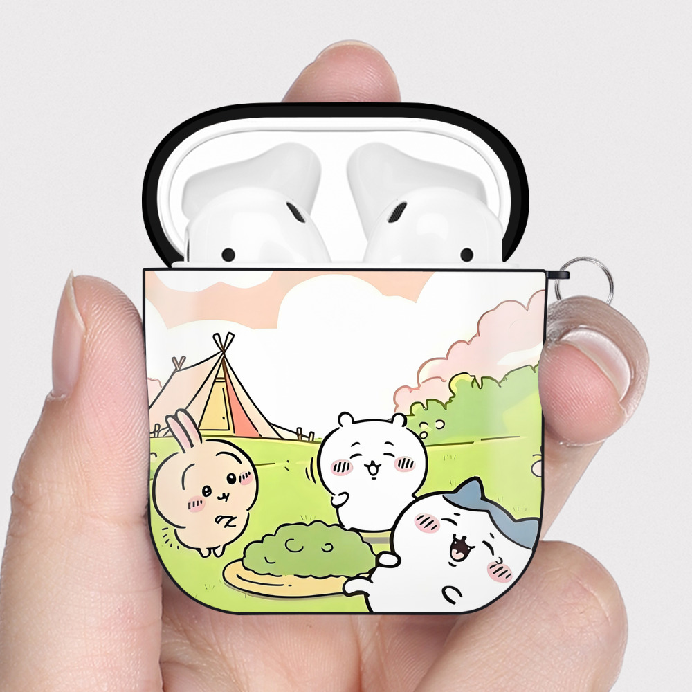 （画像用） ちいかわ Chii-kawa AirPods 第2世代保護ケース ハードシェル ブラック 耐衝撃・防指紋・カラビナ付き