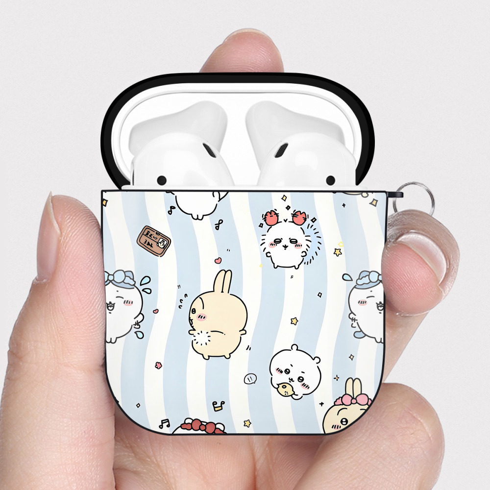 （画像用） ちいかわ Chii-kawa AirPods 第2世代保護ケース ハードシェル ブラック 耐衝撃・防指紋・カラビナ付き
