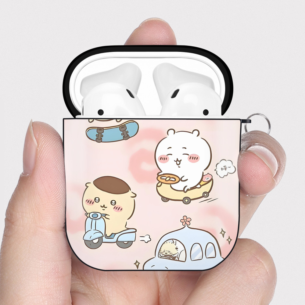 （画像用） ちいかわ Chii-kawa AirPods 第2世代保護ケース ハードシェル ブラック 耐衝撃・防指紋・カラビナ付き