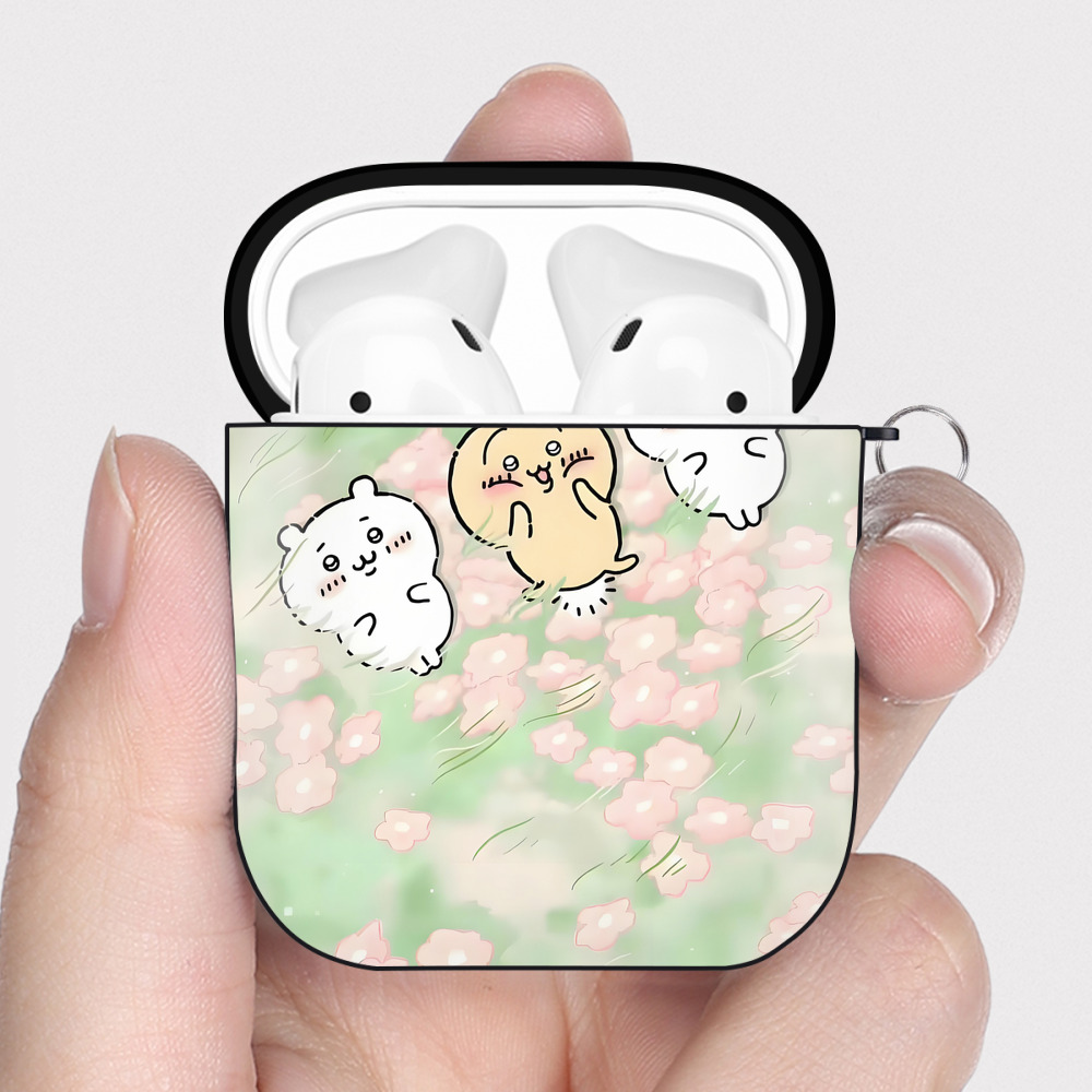 （画像用） ちいかわ Chii-kawa AirPods 第2世代保護ケース ハードシェル ブラック 耐衝撃・防指紋・カラビナ付き