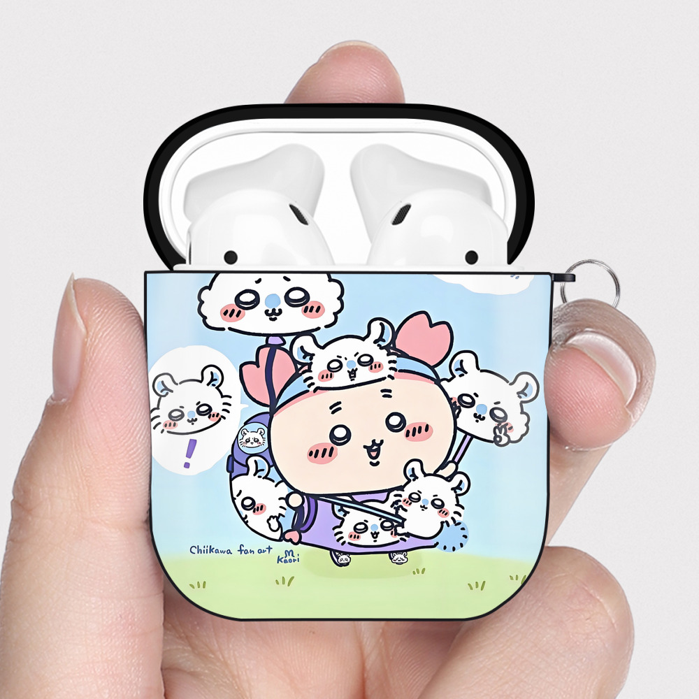 （画像用） ちいかわ Chii-kawa AirPods 第2世代保護ケース ハードシェル ブラック 耐衝撃・防指紋・カラビナ付き