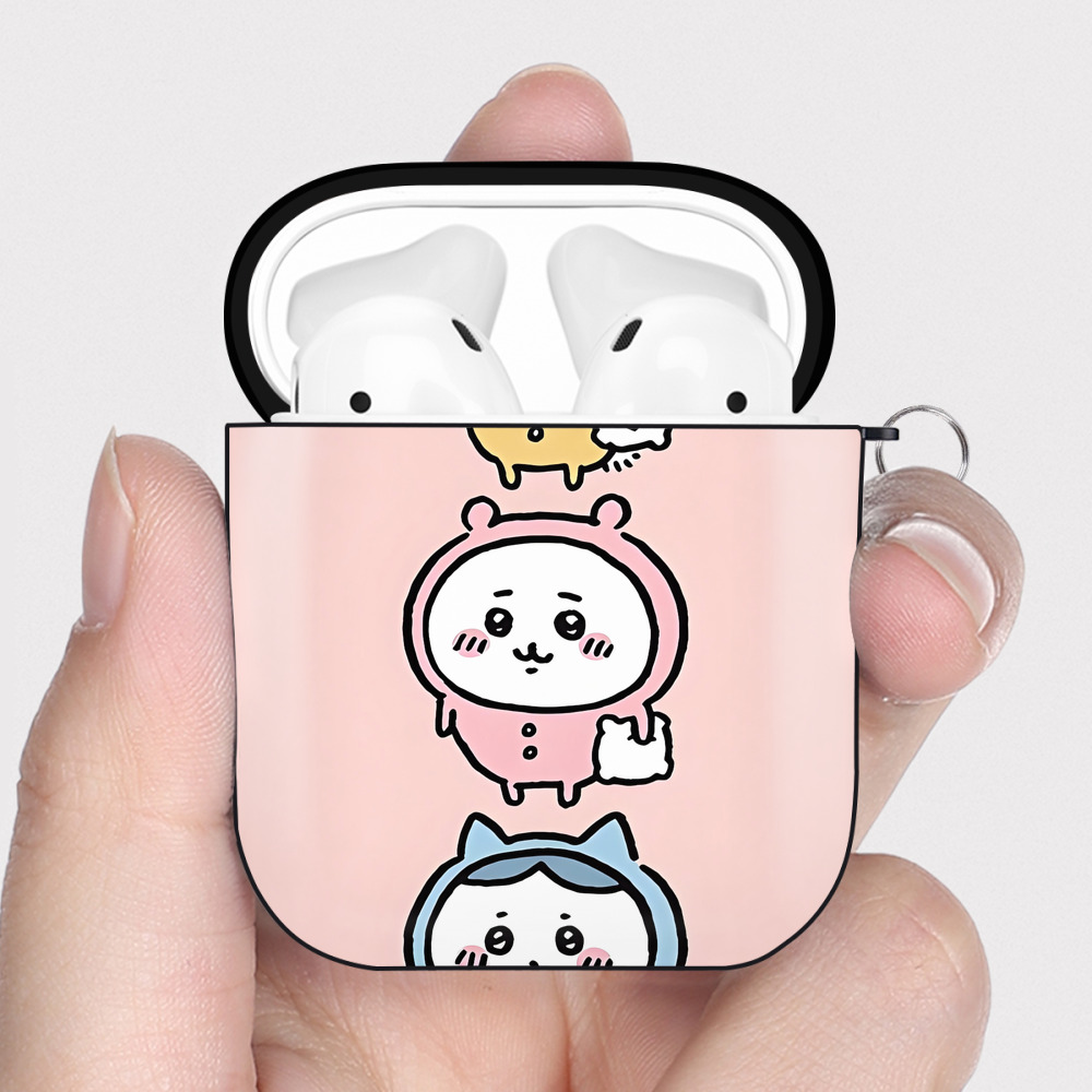 （画像用） ちいかわ Chii-kawa AirPods 第2世代保護ケース ハードシェル ブラック 耐衝撃・防指紋・カラビナ付き