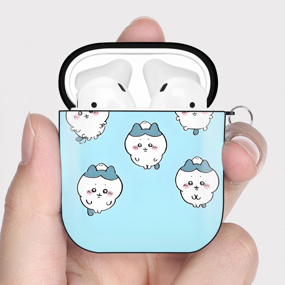 （画像用） ちいかわ Chii-kawa AirPods 第2世代保護ケース ハードシェル ブラック 耐衝撃・防指紋・カラビナ付き