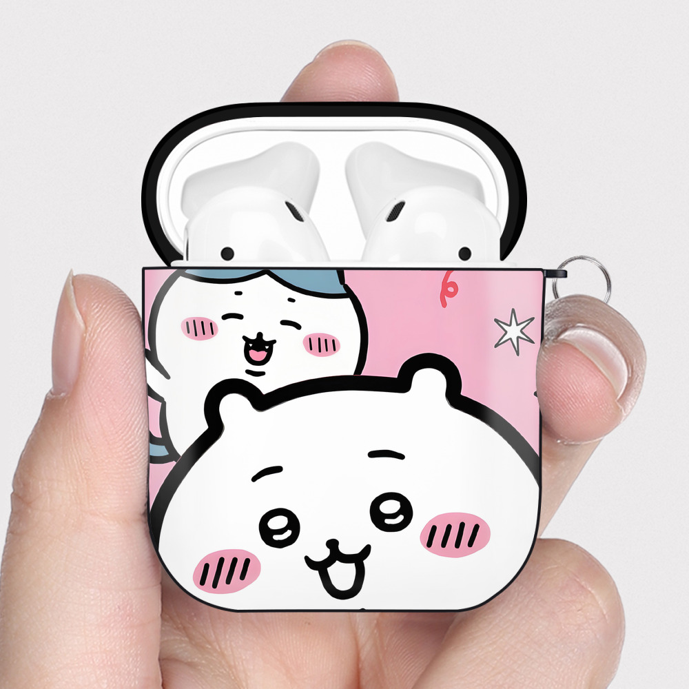 （画像用） ちいかわ Chii-kawa AirPods 第2世代保護ケース ハードシェル ブラック 耐衝撃・防指紋・カラビナ付き