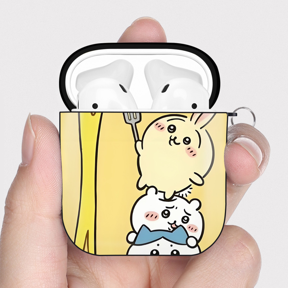 （画像用） ちいかわ Chii-kawa AirPods 第2世代保護ケース ハードシェル ブラック 耐衝撃・防指紋・カラビナ付き