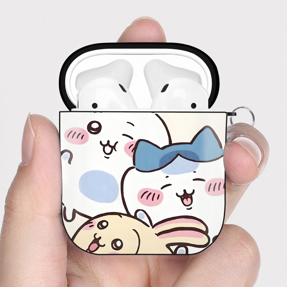 （画像用） ちいかわ Chii-kawa AirPods 第2世代保護ケース ハードシェル ブラック 耐衝撃・防指紋・カラビナ付き