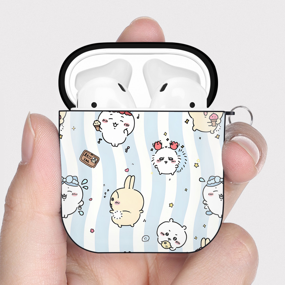 （画像用） ちいかわ Chii-kawa AirPods 第2世代保護ケース ハードシェル ブラック 耐衝撃・防指紋・カラビナ付き