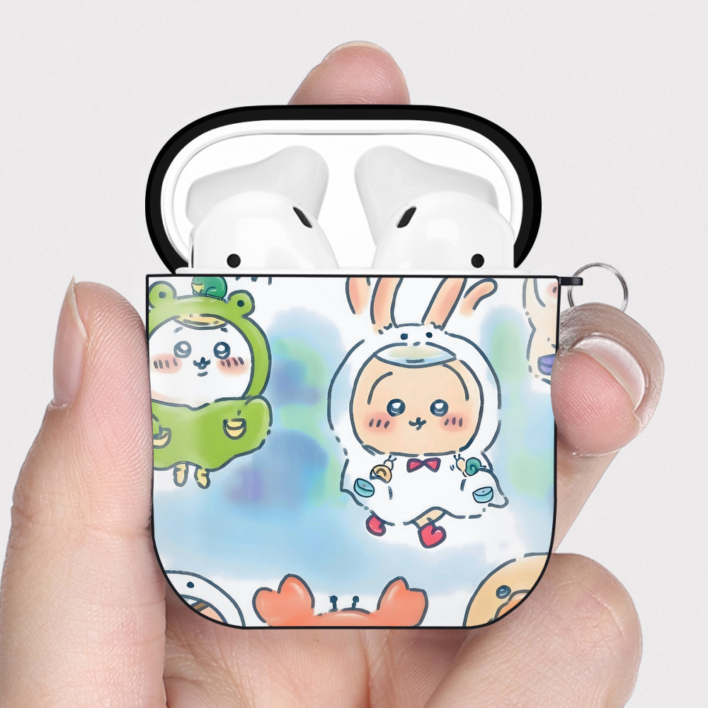（画像用） ちいかわ Chii-kawa AirPods 第2世代保護ケース ハードシェル ブラック 耐衝撃・防指紋・カラビナ付き