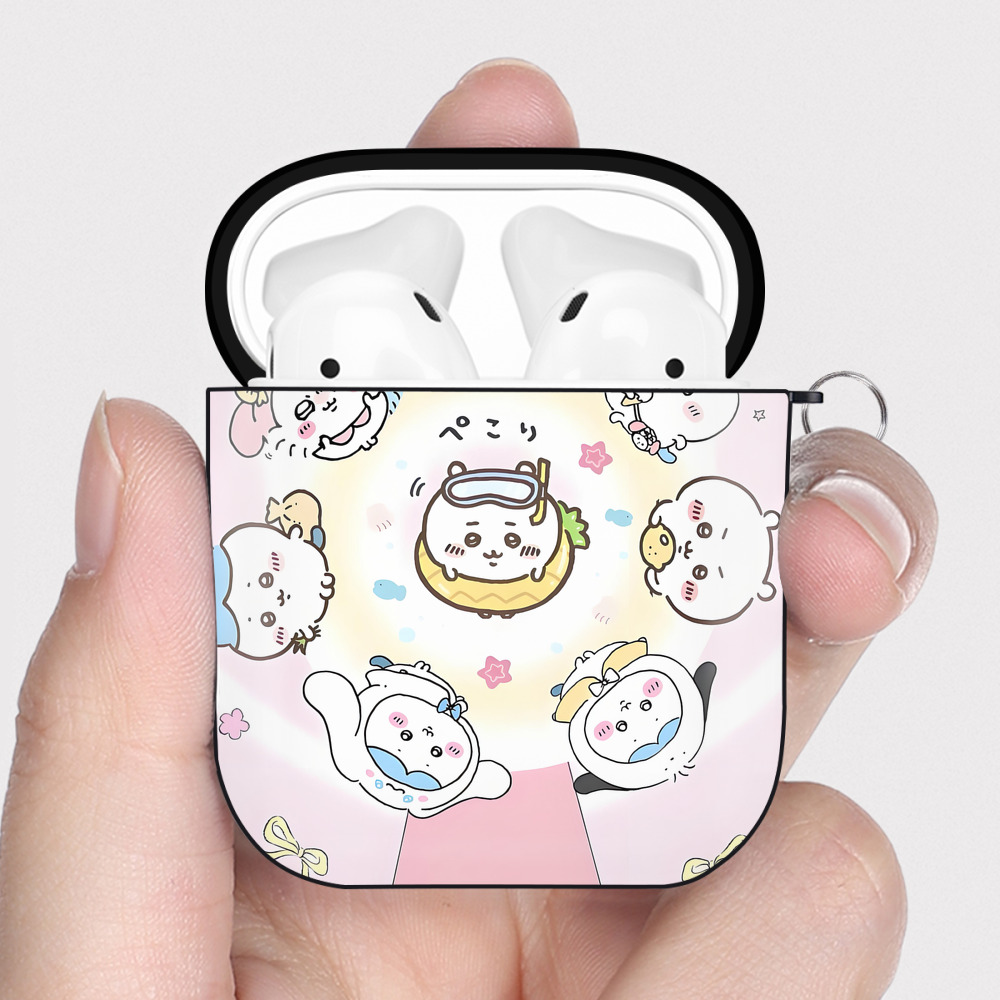 （画像用） ちいかわ Chii-kawa AirPods 第2世代保護ケース ハードシェル ブラック 耐衝撃・防指紋・カラビナ付き
