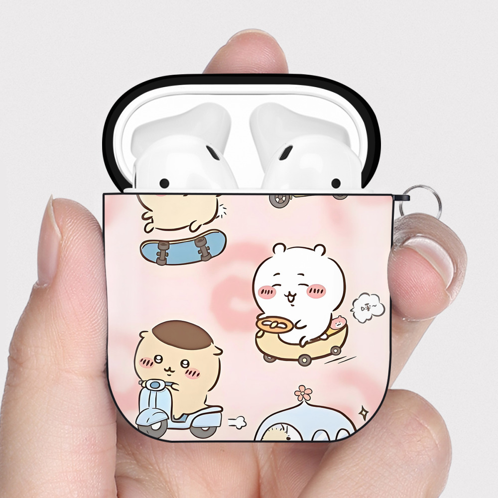 （画像用） ちいかわ Chii-kawa AirPods 第2世代保護ケース ハードシェル ブラック 耐衝撃・防指紋・カラビナ付き