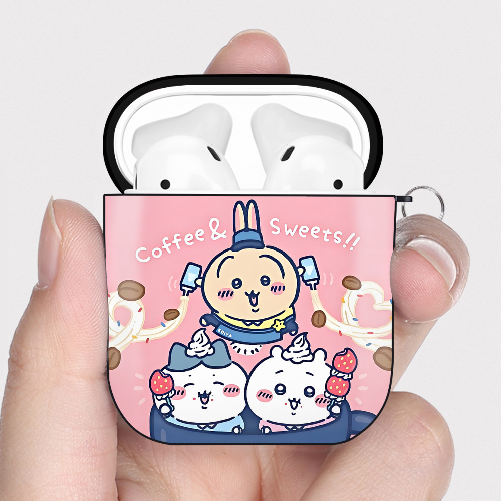 （画像用） ちいかわ Chii-kawa AirPods 第2世代保護ケース ハードシェル ブラック 耐衝撃・防指紋・カラビナ付き