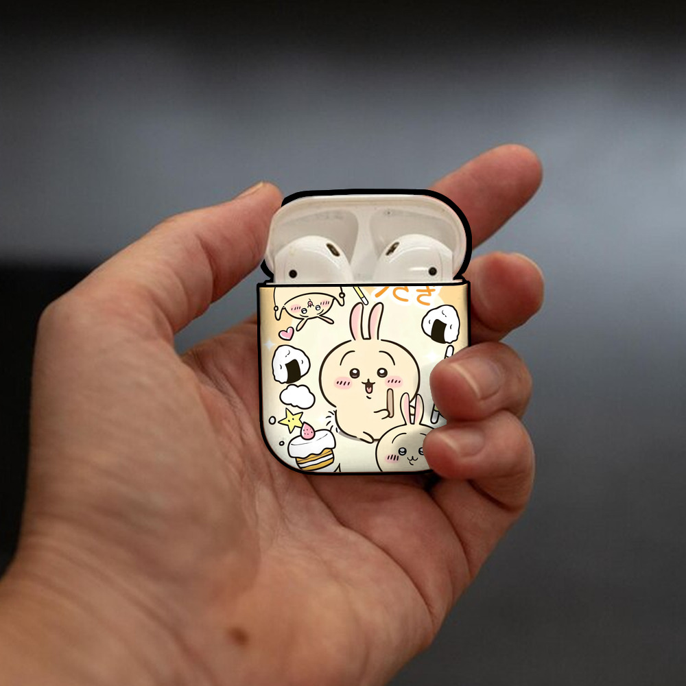ちいかわ Chii-kawa AirPods 第2世代保護ケース ハードシェル ブラック 耐衝撃・防指紋・カラビナ付き