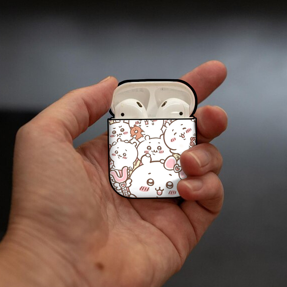 ちいかわ Chii-kawa AirPods 第2世代保護ケース ハードシェル ブラック 耐衝撃・防指紋・カラビナ付き