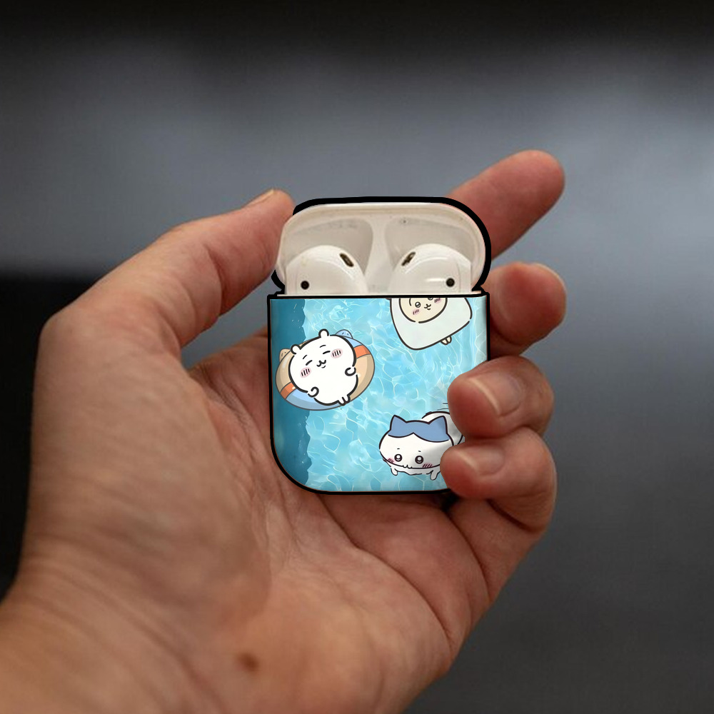 ちいかわ Chii-kawa AirPods 第2世代保護ケース ハードシェル ブラック 耐衝撃・防指紋・カラビナ付き