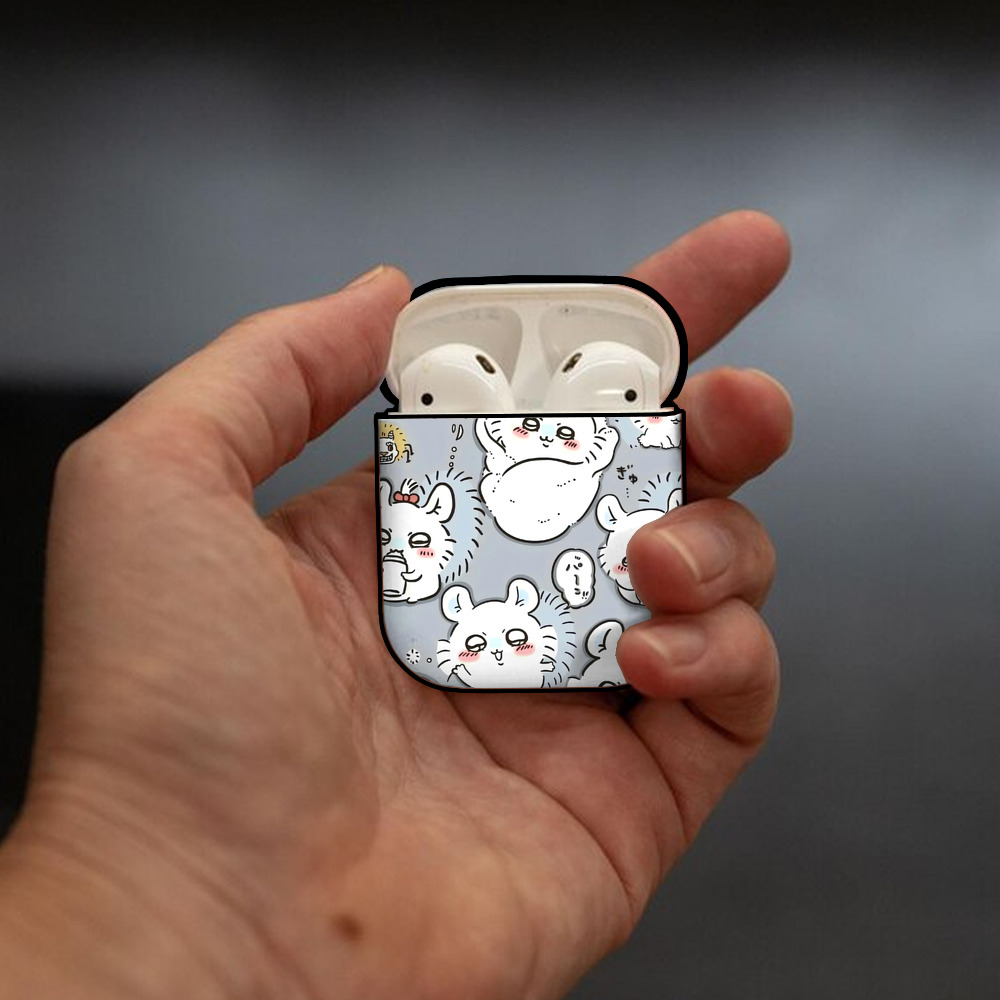 ちいかわ Chii-kawa AirPods 第2世代保護ケース ハードシェル ブラック 耐衝撃・防指紋・カラビナ付き