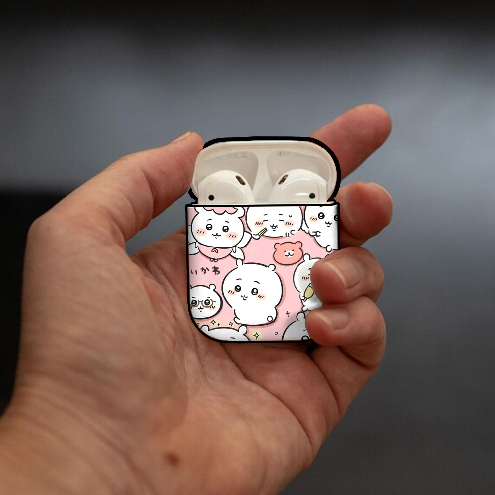 ちいかわ Chii-kawa AirPods 第2世代保護ケース ハードシェル ブラック 耐衝撃・防指紋・カラビナ付き