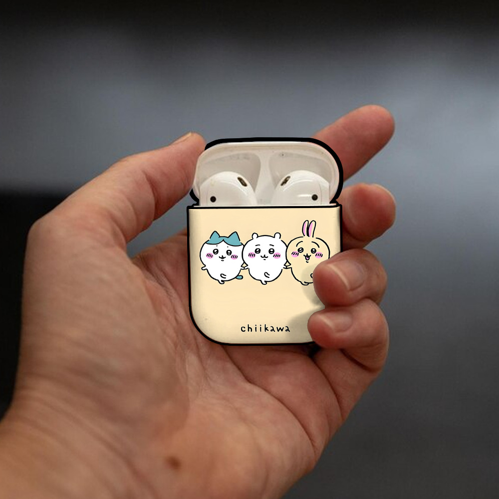 ちいかわ Chii-kawa AirPods 第2世代保護ケース ハードシェル ブラック 耐衝撃・防指紋・カラビナ付き