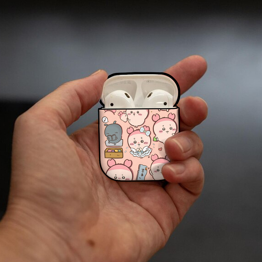 ちいかわ Chii-kawa AirPods 第2世代保護ケース ハードシェル ブラック 耐衝撃・防指紋・カラビナ付き