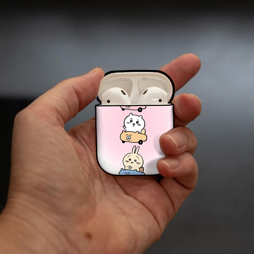ちいかわ Chii-kawa AirPods 第2世代保護ケース ハードシェル ブラック 耐衝撃・防指紋・カラビナ付き