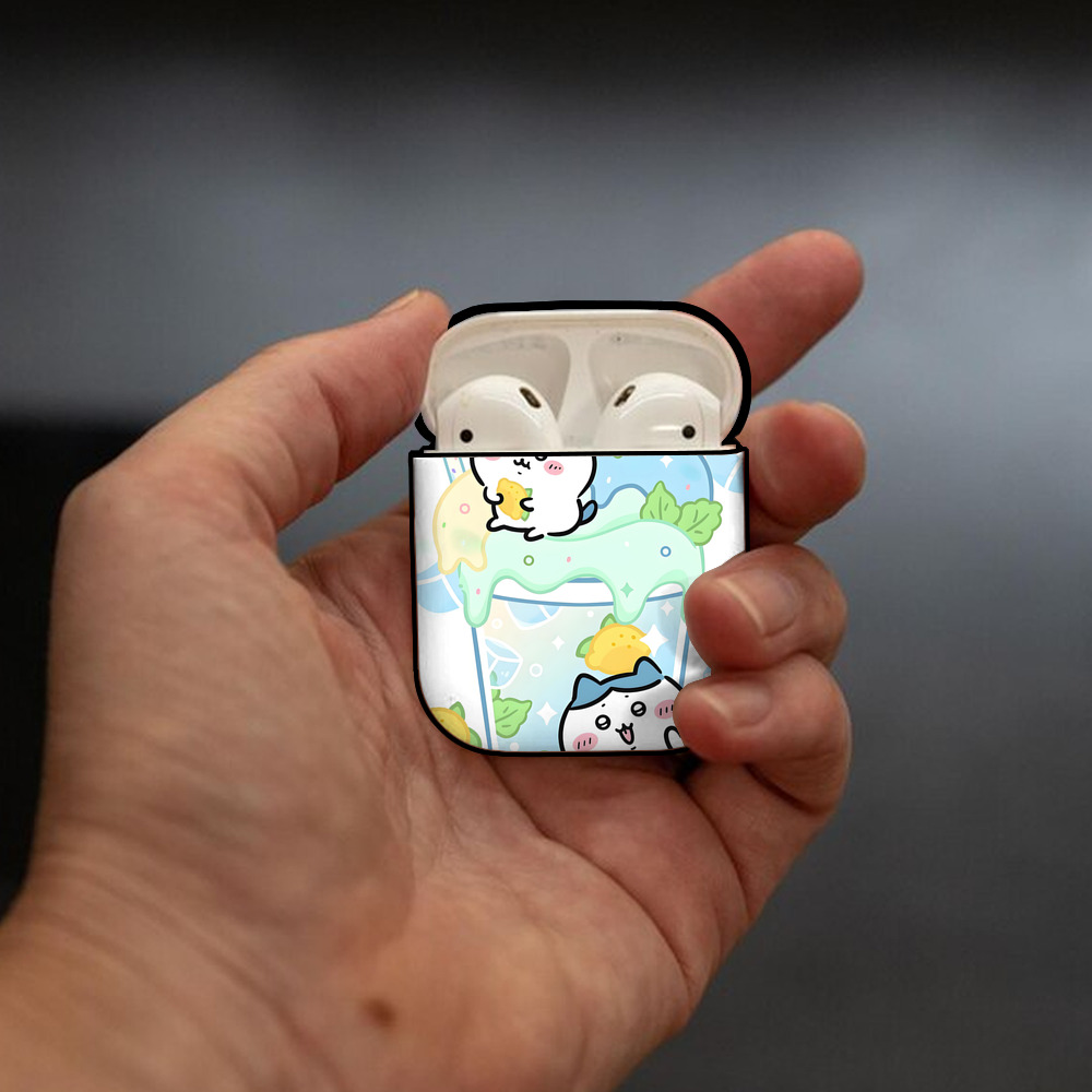 ちいかわ Chii-kawa AirPods 第2世代保護ケース ハードシェル ブラック 耐衝撃・防指紋・カラビナ付き