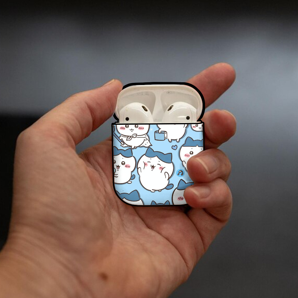 ちいかわ Chii-kawa AirPods 第2世代保護ケース ハードシェル ブラック 耐衝撃・防指紋・カラビナ付き