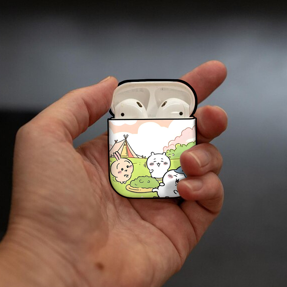 ちいかわ Chii-kawa AirPods 第2世代保護ケース ハードシェル ブラック 耐衝撃・防指紋・カラビナ付き