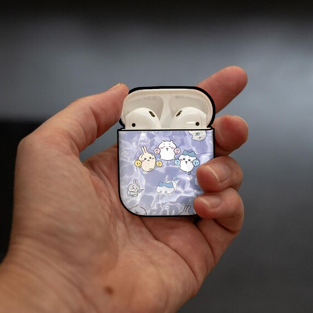 ちいかわ Chii-kawa AirPods 第2世代保護ケース ハードシェル ブラック 耐衝撃・防指紋・カラビナ付き