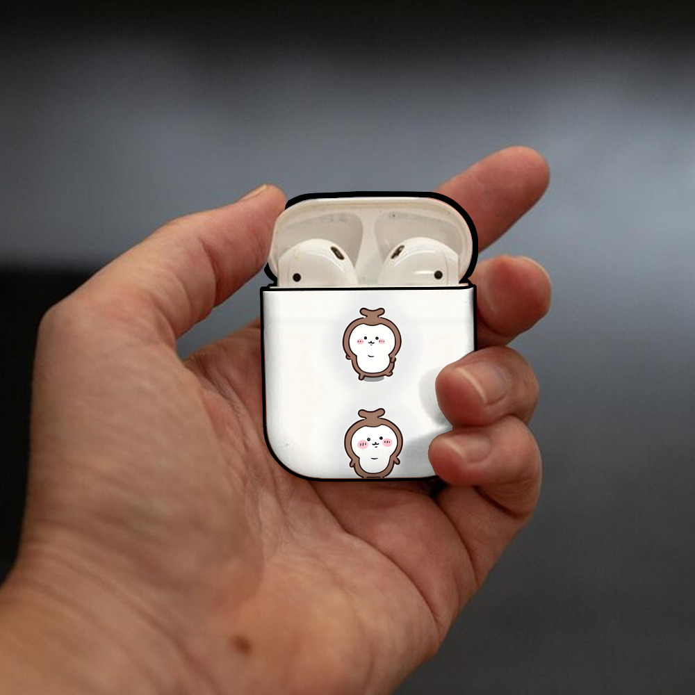 ちいかわ Chii-kawa AirPods 第2世代保護ケース ハードシェル ブラック 耐衝撃・防指紋・カラビナ付き