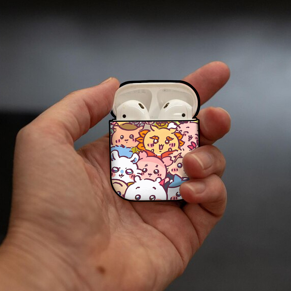 ちいかわ Chii-kawa AirPods 第2世代保護ケース ハードシェル ブラック 耐衝撃・防指紋・カラビナ付き