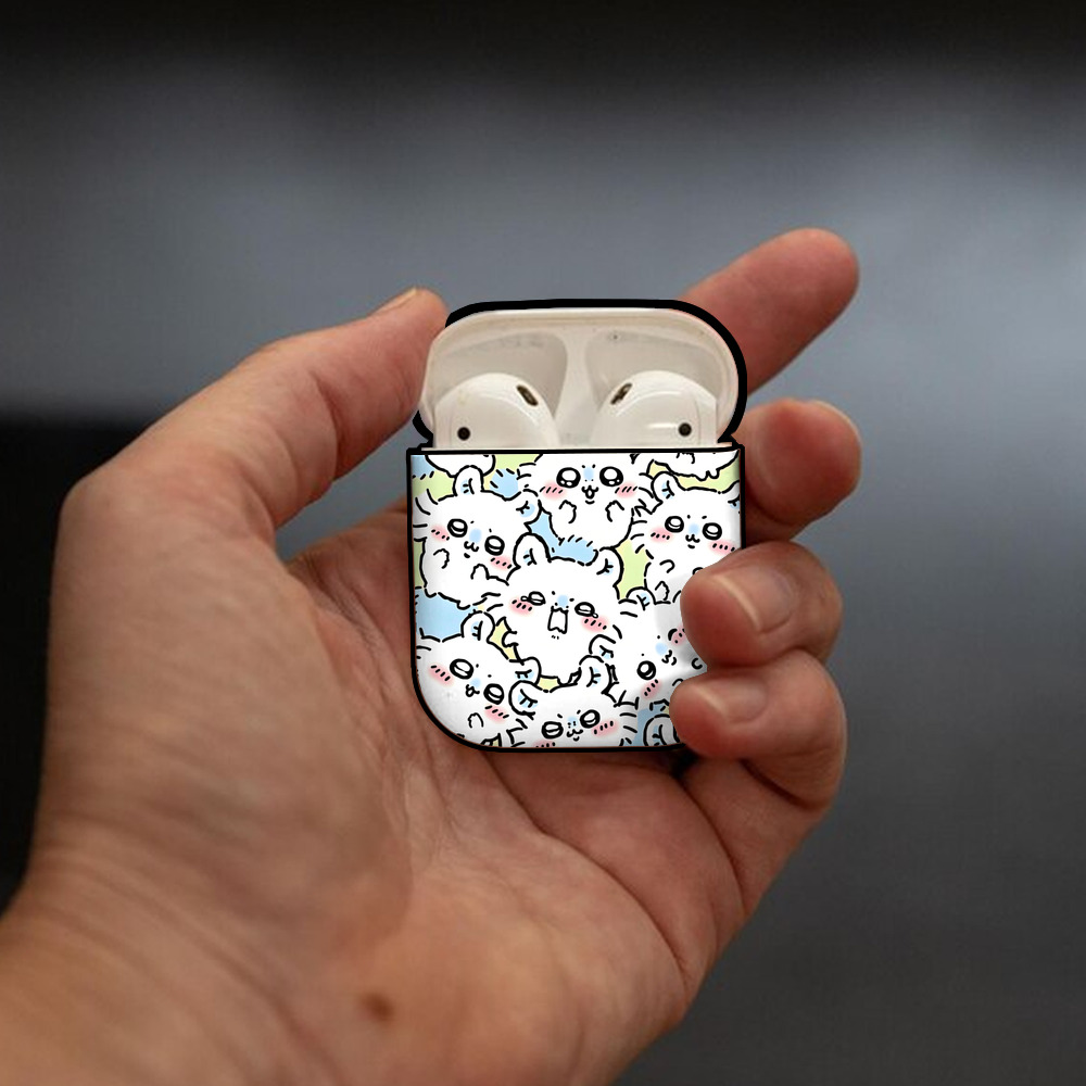 ちいかわ Chii-kawa AirPods 第2世代保護ケース ハードシェル ブラック 耐衝撃・防指紋・カラビナ付き