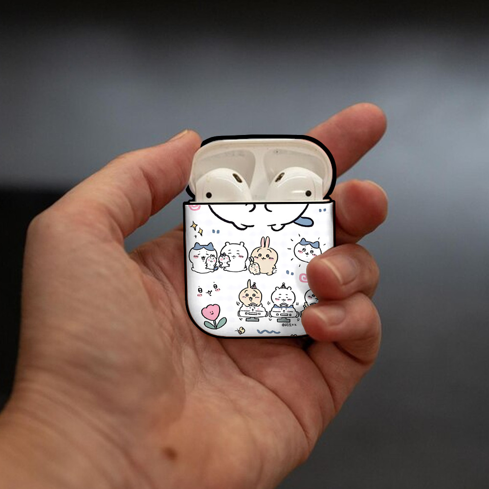 ちいかわ Chii-kawa AirPods 第2世代保護ケース ハードシェル ブラック 耐衝撃・防指紋・カラビナ付き