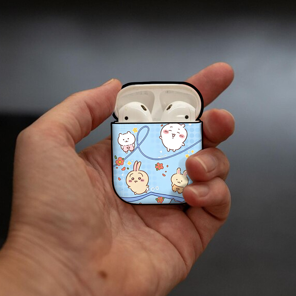 ちいかわ Chii-kawa AirPods 第2世代保護ケース ハードシェル ブラック 耐衝撃・防指紋・カラビナ付き