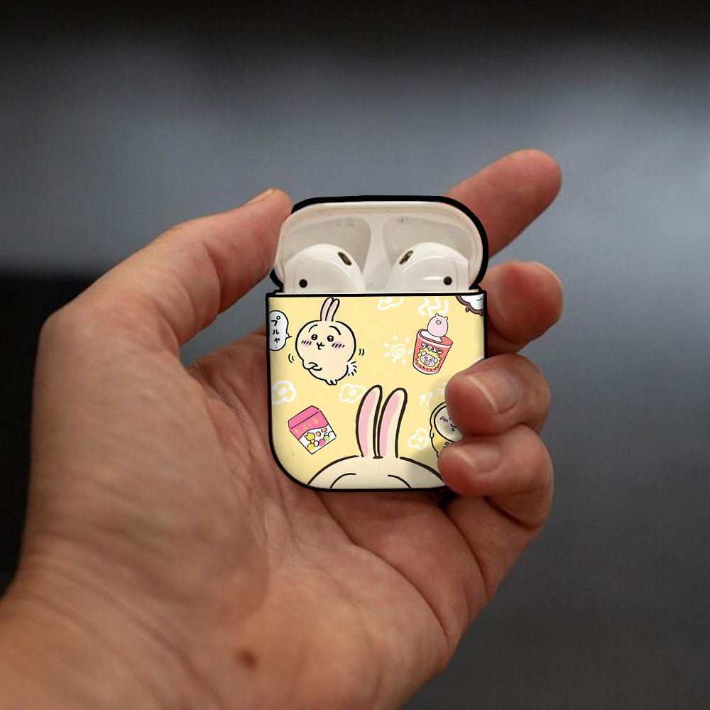 ちいかわ Chii-kawa AirPods 第2世代保護ケース ハードシェル ブラック 耐衝撃・防指紋・カラビナ付き