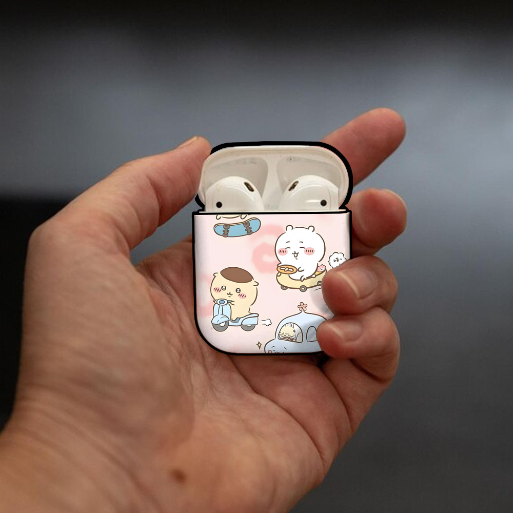 ちいかわ Chii-kawa AirPods 第2世代保護ケース ハードシェル ブラック 耐衝撃・防指紋・カラビナ付き