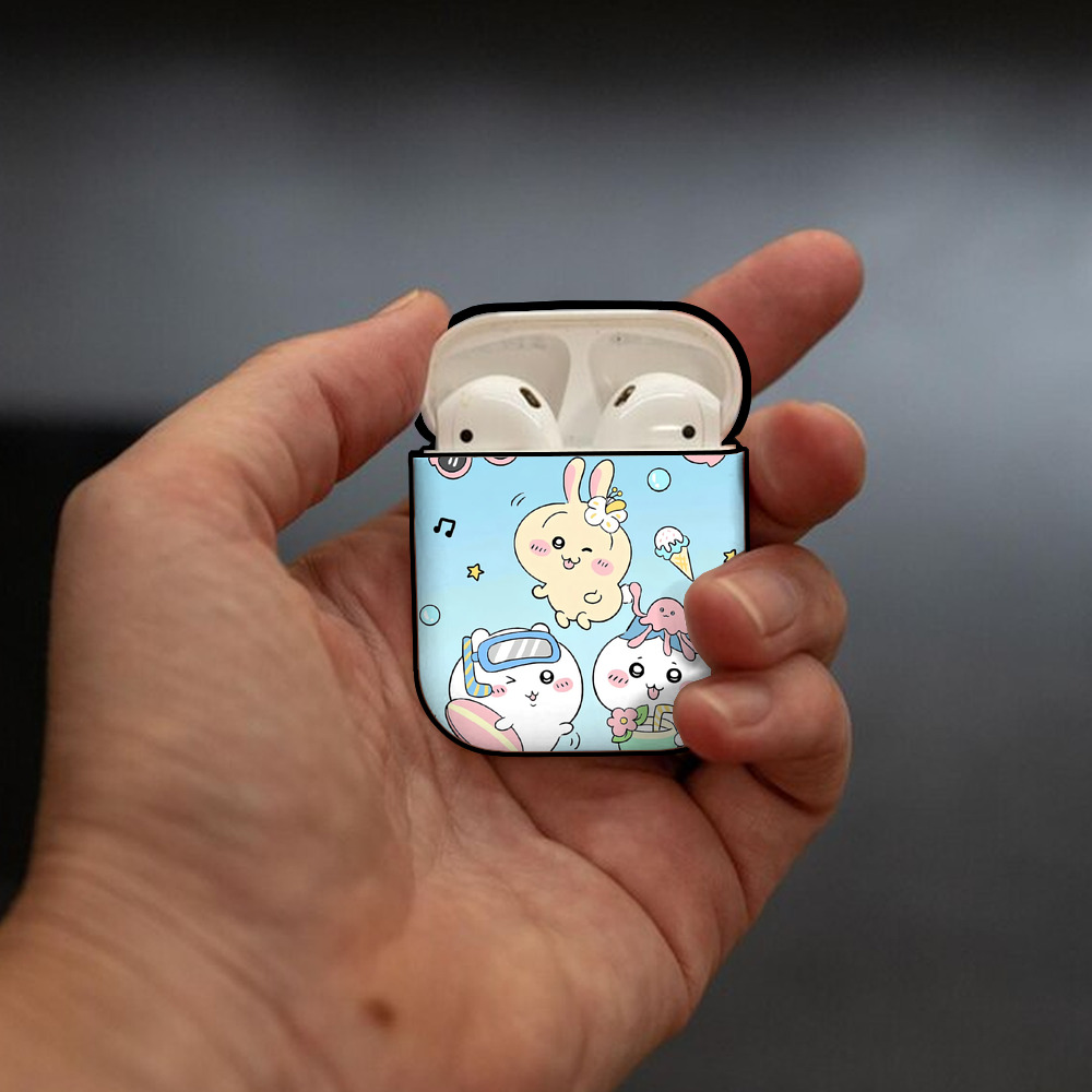 ちいかわ Chii-kawa AirPods 第2世代保護ケース ハードシェル ブラック 耐衝撃・防指紋・カラビナ付き