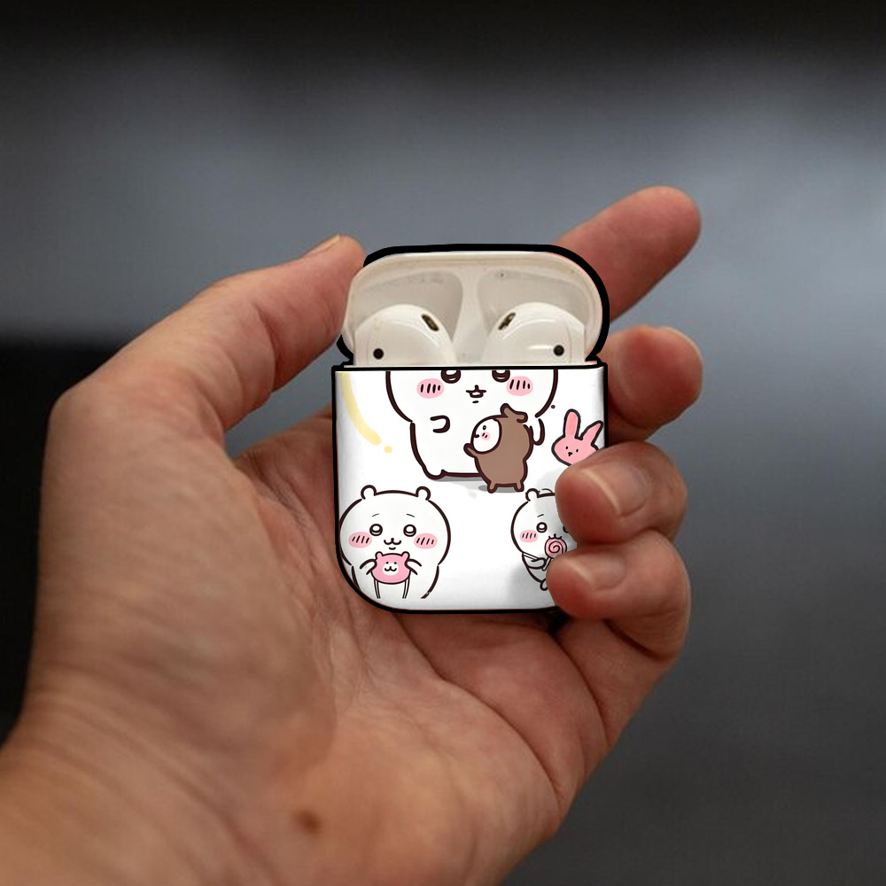 ちいかわ Chii-kawa AirPods 第2世代保護ケース ハードシェル ブラック 耐衝撃・防指紋・カラビナ付き