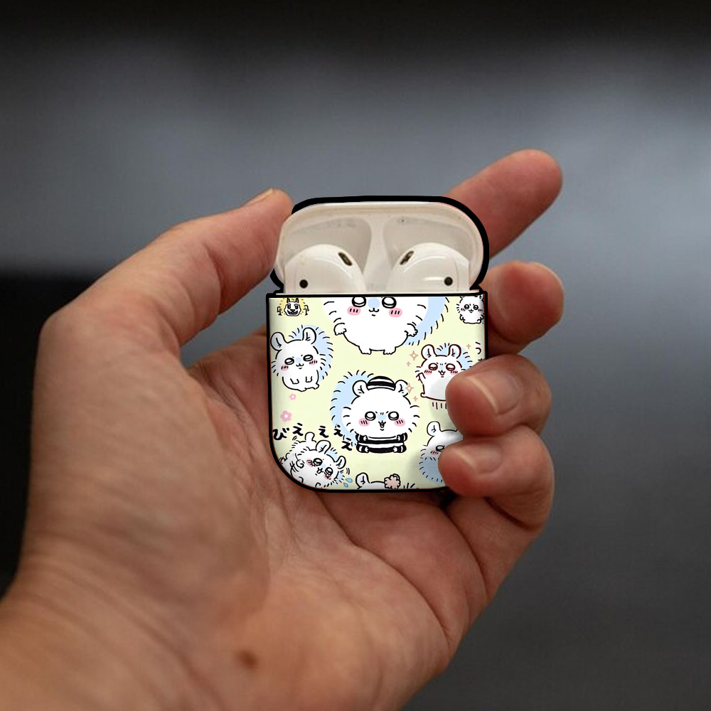 ちいかわ Chii-kawa AirPods 第2世代保護ケース ハードシェル ブラック 耐衝撃・防指紋・カラビナ付き