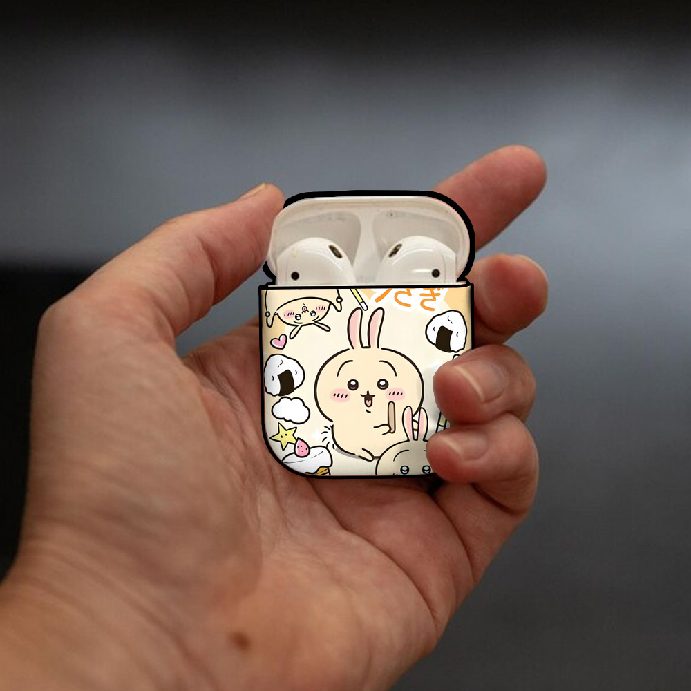 ちいかわ Chii-kawa AirPods 第2世代保護ケース ハードシェル ブラック 耐衝撃・防指紋・カラビナ付き