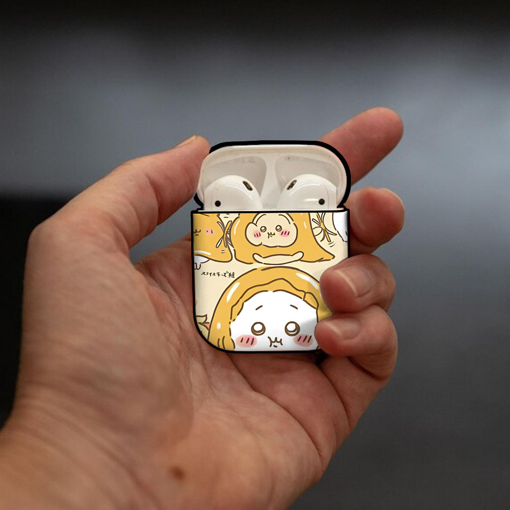 ちいかわ Chii-kawa AirPods 第2世代保護ケース ハードシェル ブラック 耐衝撃・防指紋・カラビナ付き