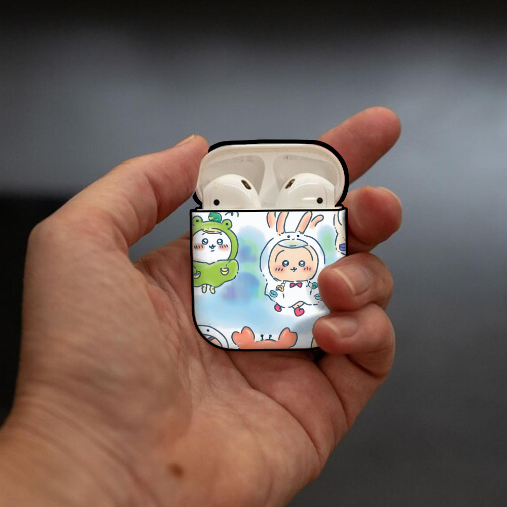 ちいかわ Chii-kawa AirPods 第2世代保護ケース ハードシェル ブラック 耐衝撃・防指紋・カラビナ付き