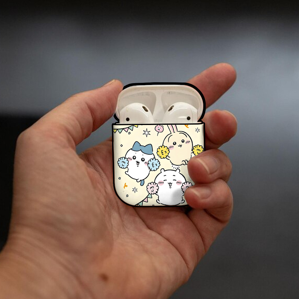 ちいかわ Chii-kawa AirPods 第2世代保護ケース ハードシェル ブラック 耐衝撃・防指紋・カラビナ付き