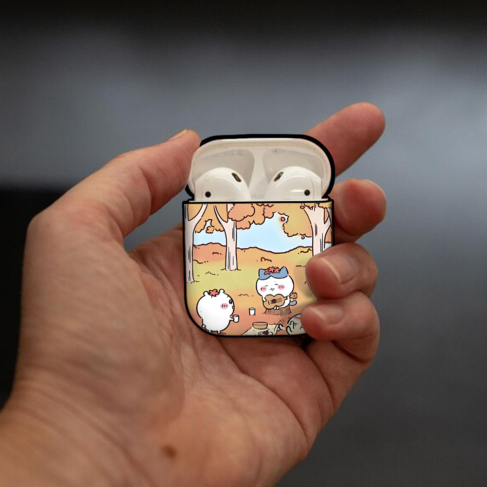 ちいかわ Chii-kawa AirPods 第2世代保護ケース ハードシェル ブラック 耐衝撃・防指紋・カラビナ付き