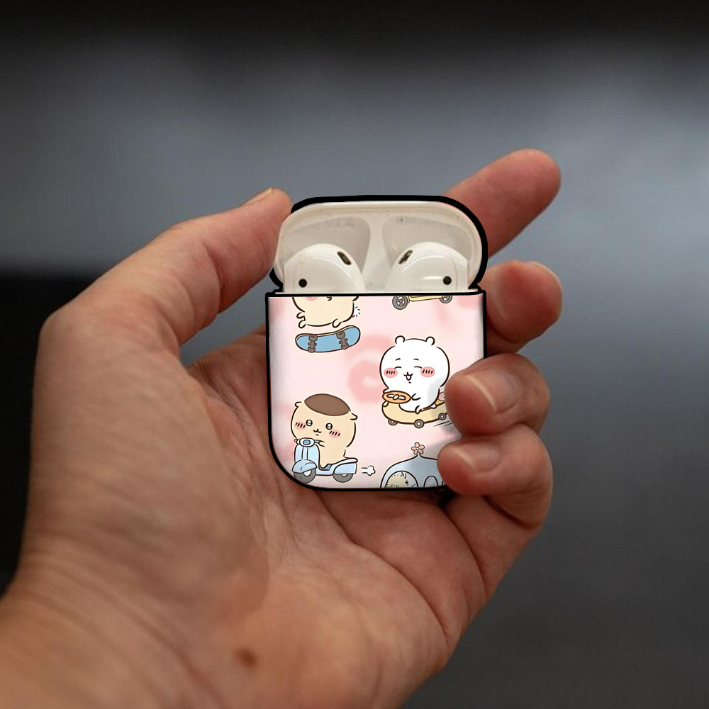 ちいかわ Chii-kawa AirPods 第2世代保護ケース ハードシェル ブラック 耐衝撃・防指紋・カラビナ付き