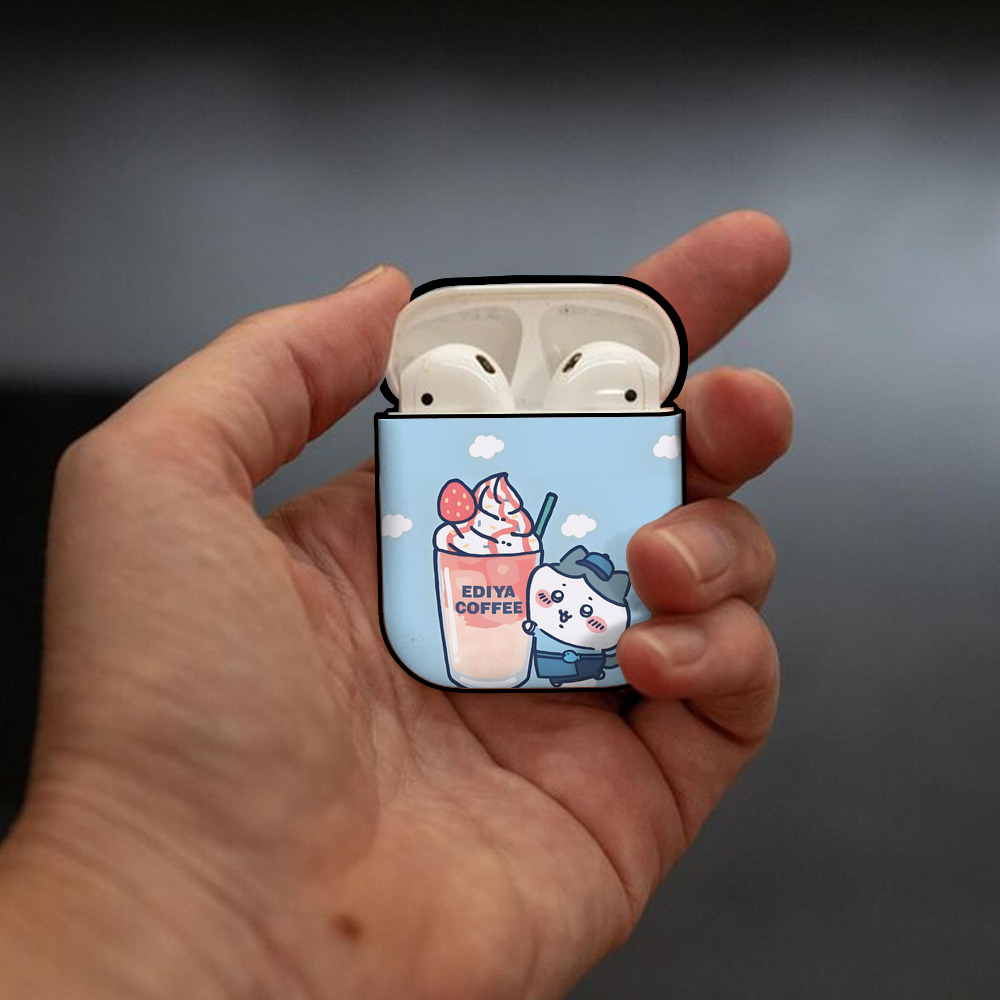 ちいかわ Chii-kawa AirPods 第2世代保護ケース ハードシェル ブラック 耐衝撃・防指紋・カラビナ付き