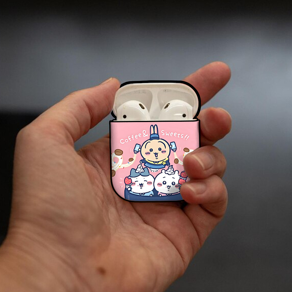 ちいかわ Chii-kawa AirPods 第2世代保護ケース ハードシェル ブラック 耐衝撃・防指紋・カラビナ付き