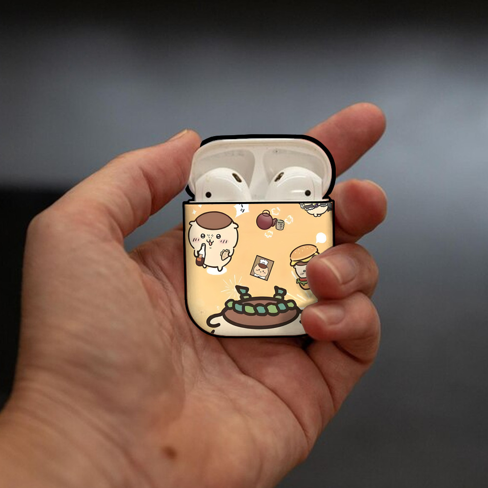 ちいかわ Chii-kawa AirPods 第2世代保護ケース ハードシェル ブラック 耐衝撃・防指紋・カラビナ付き